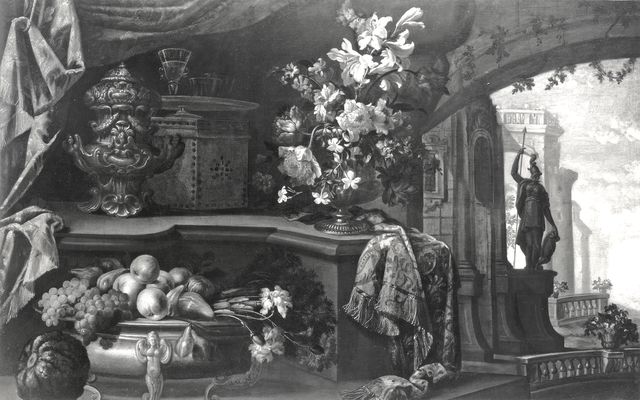 Anonimo — Cittadini Pier Francesco - sec. XVII - Natura morta con frutta, vaso di fiori, drappi, architetture e elementi di scultura — insieme